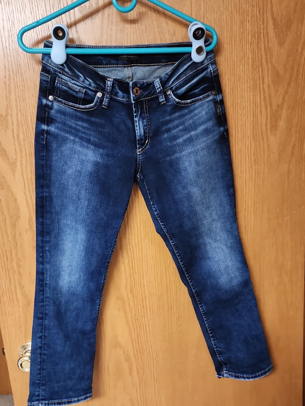 Silver Suki Jeans capri Women's with Back Pocket Stitching 27x22.5 number 2092